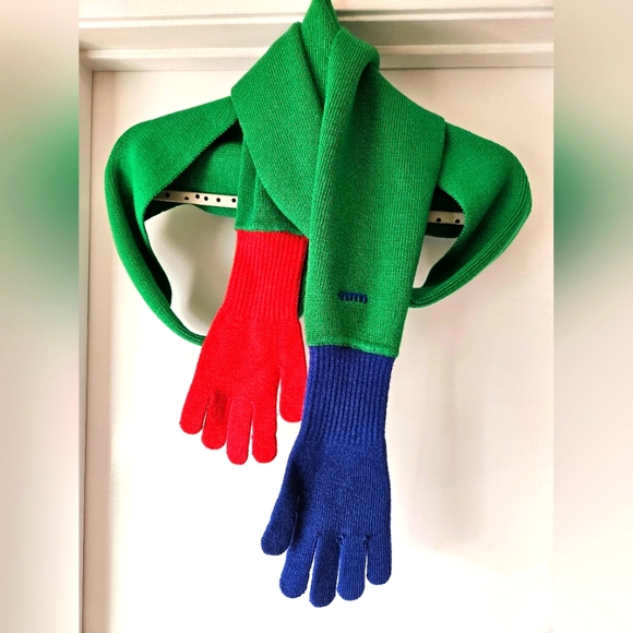 NWT/ FINGERLESS GLOVES SCARF Christmas gift 🎁 - Picture 2 of 9